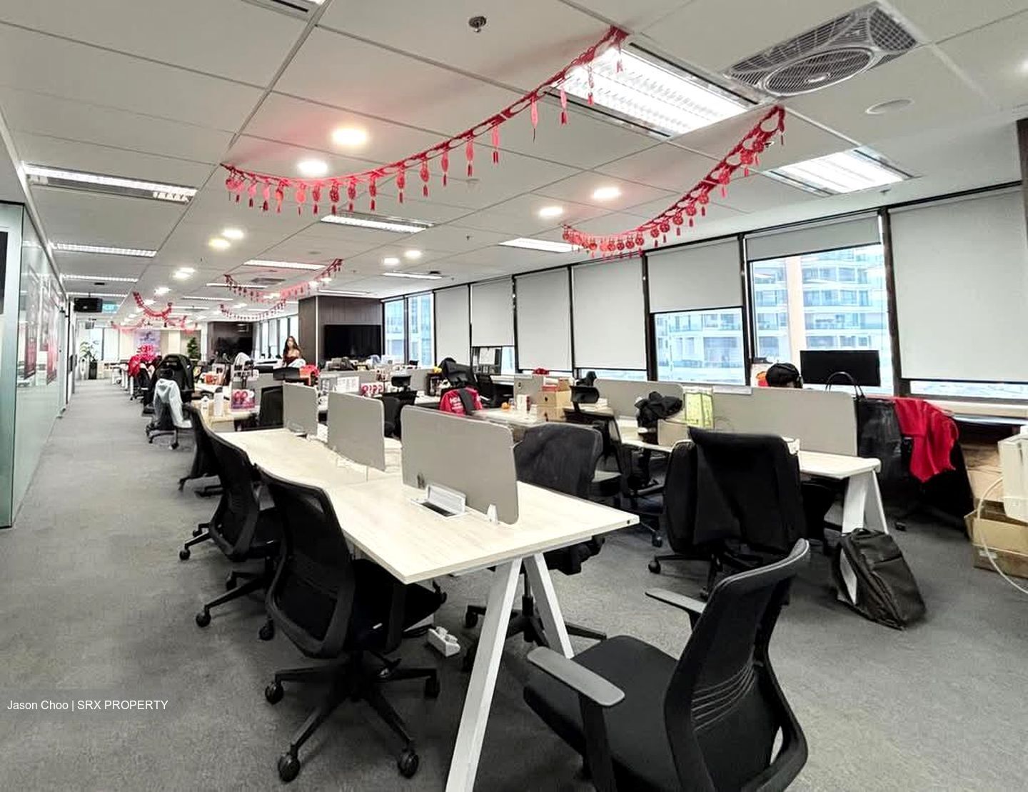 United Square (D11), Office #566883441